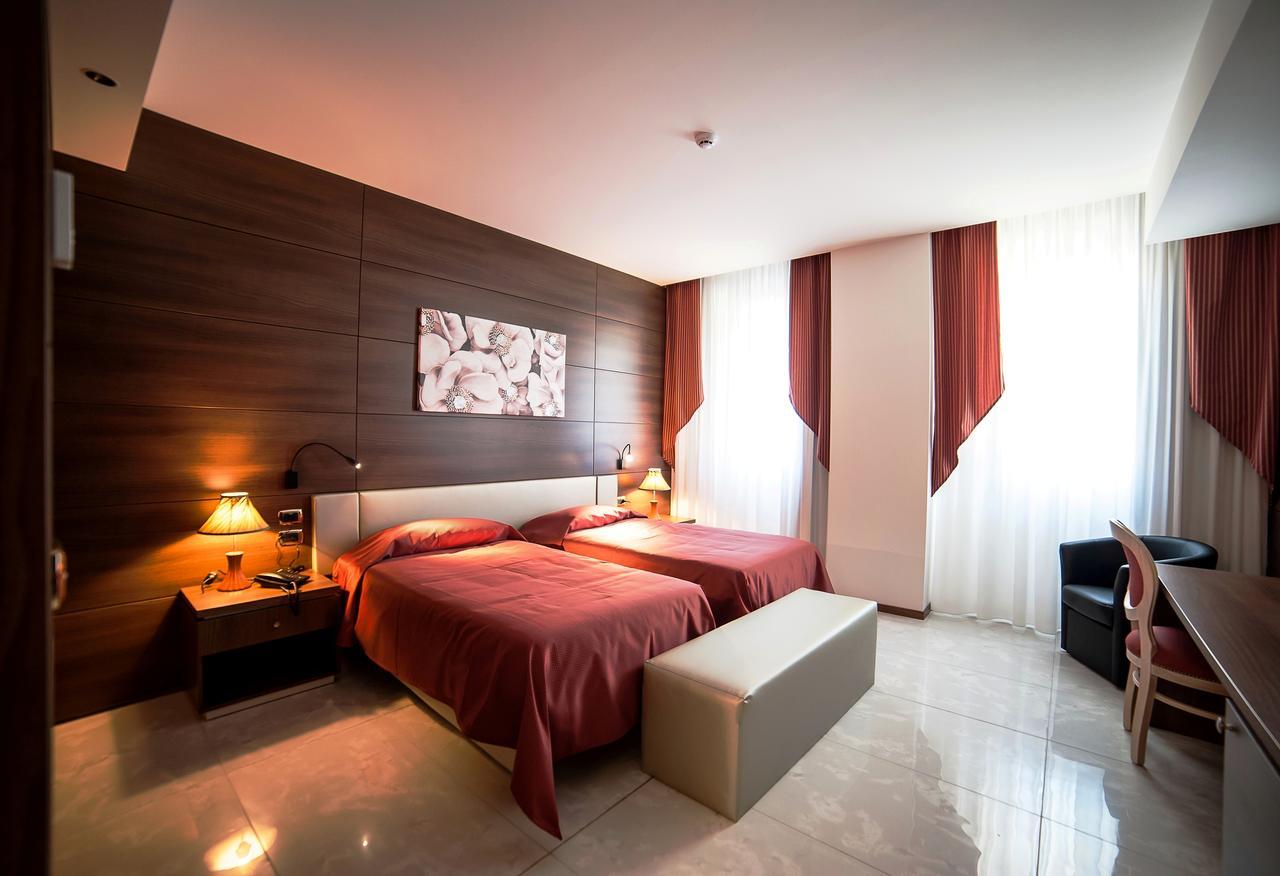 Family Center Hotel Atena Lucana Buitenkant foto