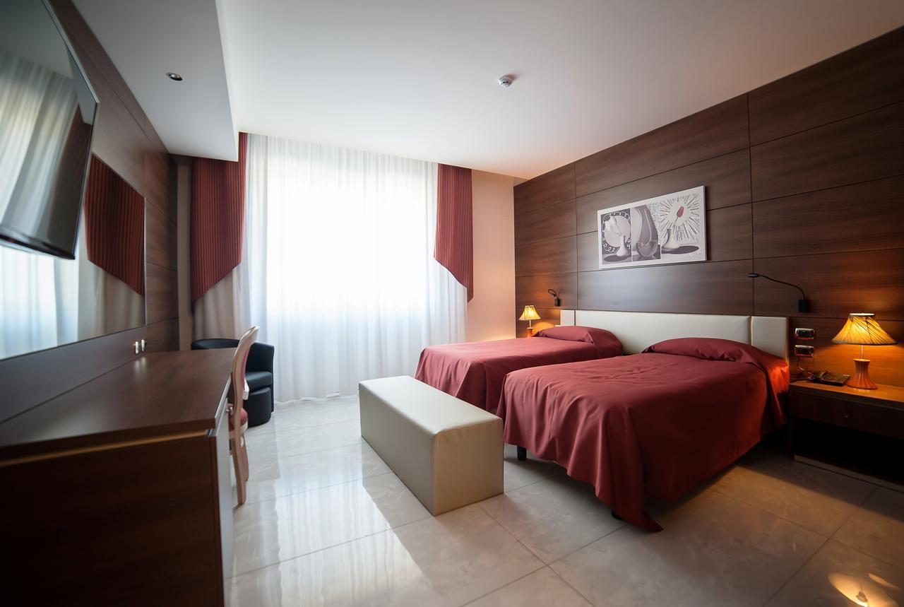 Family Center Hotel Atena Lucana Buitenkant foto